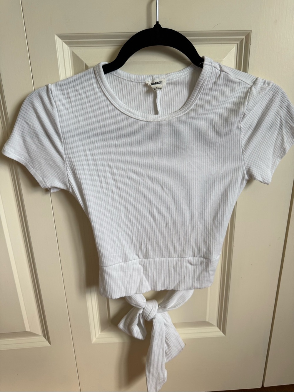 Garage Women’s Ribbed White Tie-Back Short Sleeve Top - Size: Small